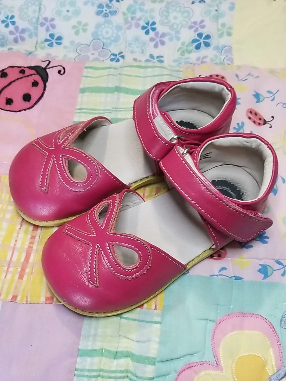 Livie & Luca Hot Pink Soft Leather Mary Jane Shoes with Bow Detail Size 10 Bows